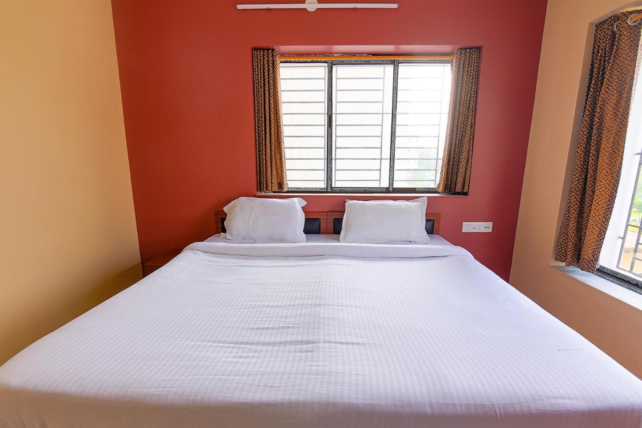 Fabhotel Amar Raj Inn Колката Екстериор снимка